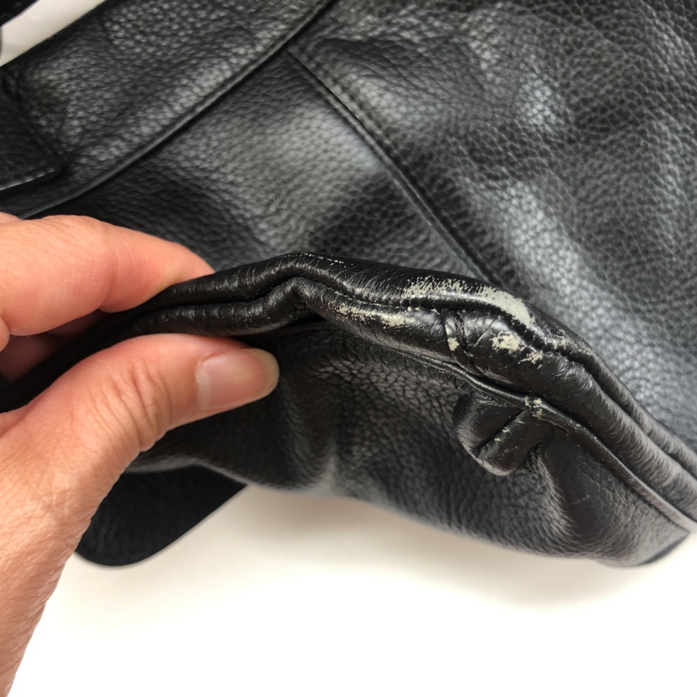 2/$40 - Danier convertible shoulder/cross body bag - Picture 6 of 12